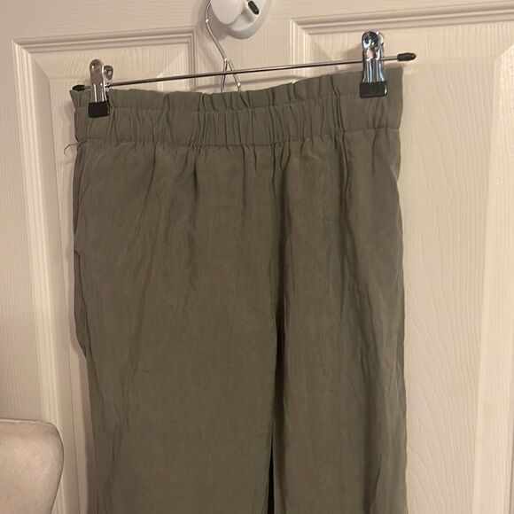 BCBG Generation. Pants size small - Picture 4 of 6